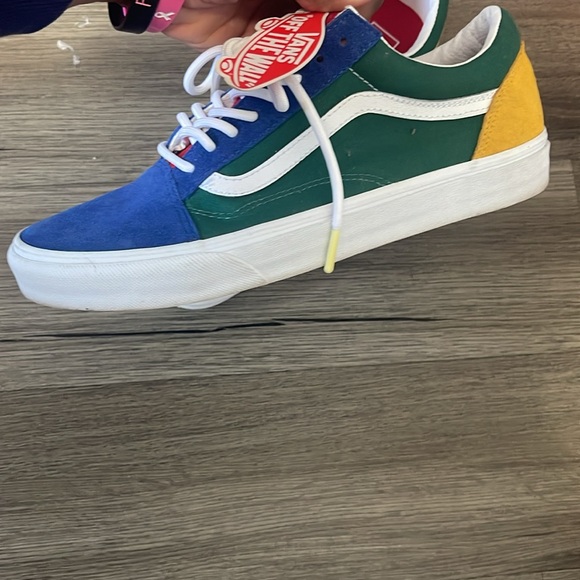 Vans - Picture 2 of 7